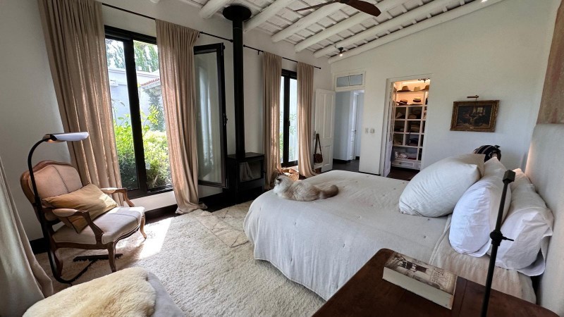 Casa amplia en venta y alquiler en el Quijote